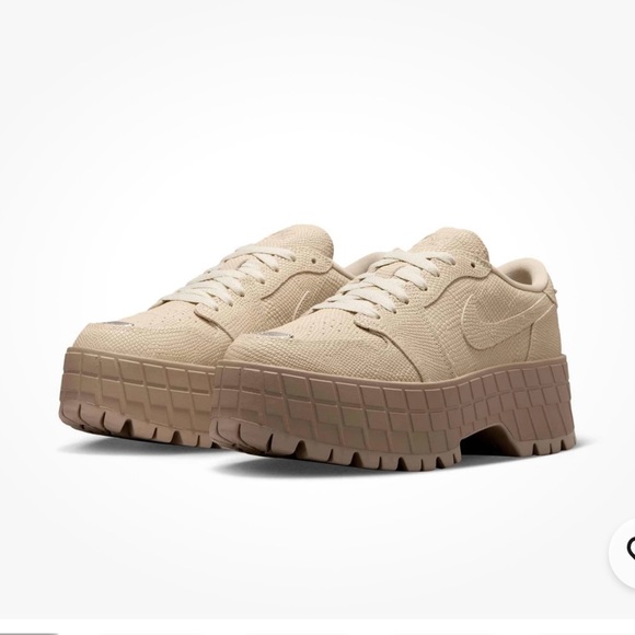 NIKE NEW INSIDE THE BOX Air Jordan 1 Brooklyn Low Rattan Desert CamoNike Women's - Picture 6 of 6